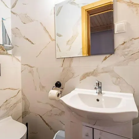 Apartamentowe Adek 2 *